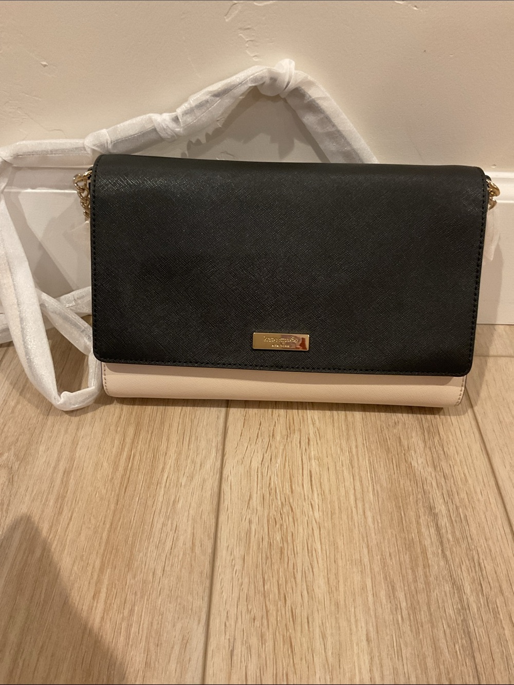 NWT kate spade Black and Beige Two-Tone Crossbody Bag with leather/chain strap